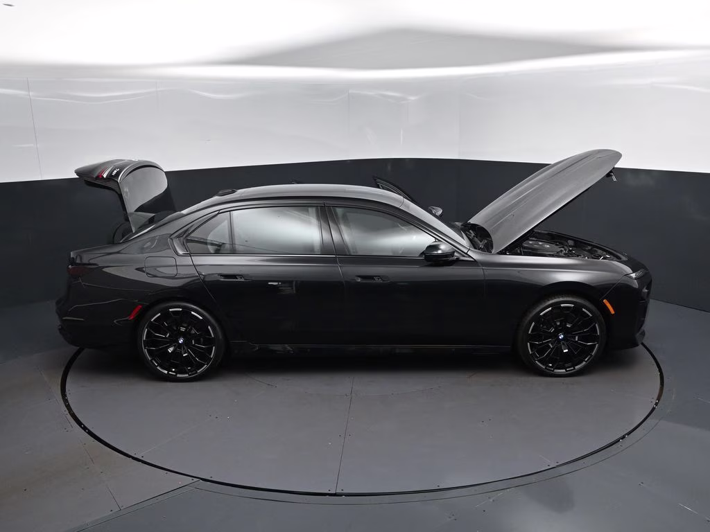 2026 Black Sapphire Metallic BMW 7 Series 760i xDrive AWD Sedan