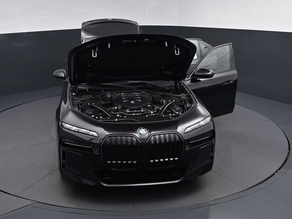 2026 Black Sapphire Metallic BMW 7 Series 760i xDrive AWD Sedan