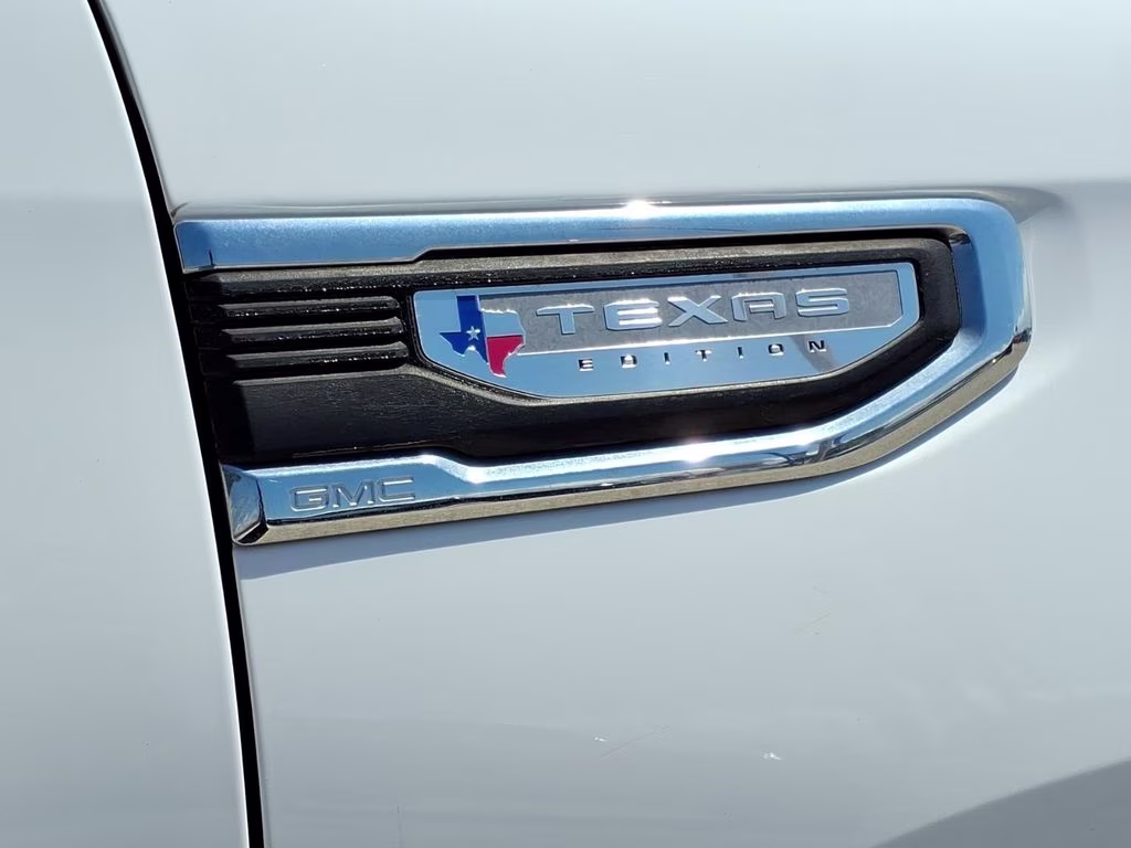 2021 SUMMIT WHITE GMC Sierra SLT 4X4 Truck