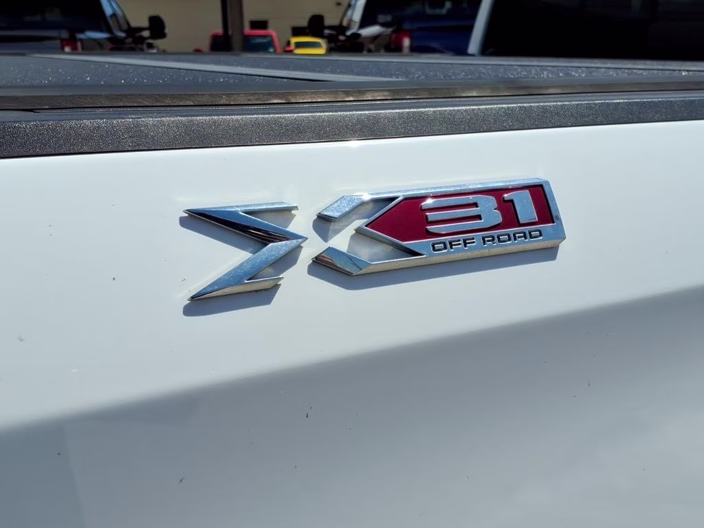 2021 SUMMIT WHITE GMC Sierra SLT 4X4 Truck