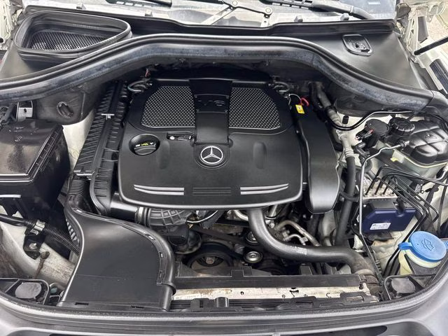 2013 White Mercedes-Benz M-Class ML 350 AWD SUV