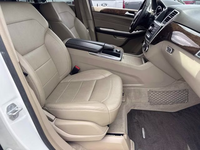2013 White Mercedes-Benz M-Class ML 350 AWD SUV
