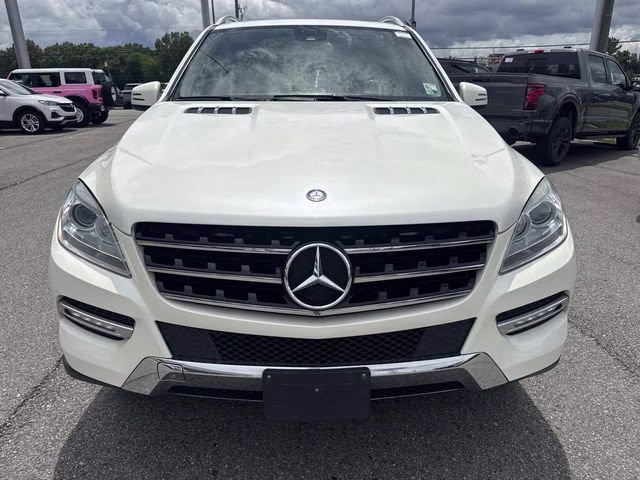 2013 White Mercedes-Benz M-Class ML 350 AWD SUV