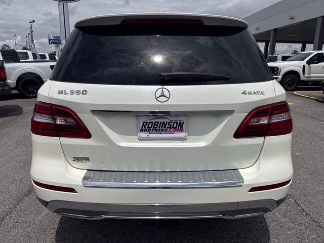 2013 White Mercedes-Benz M-Class ML 350 AWD SUV