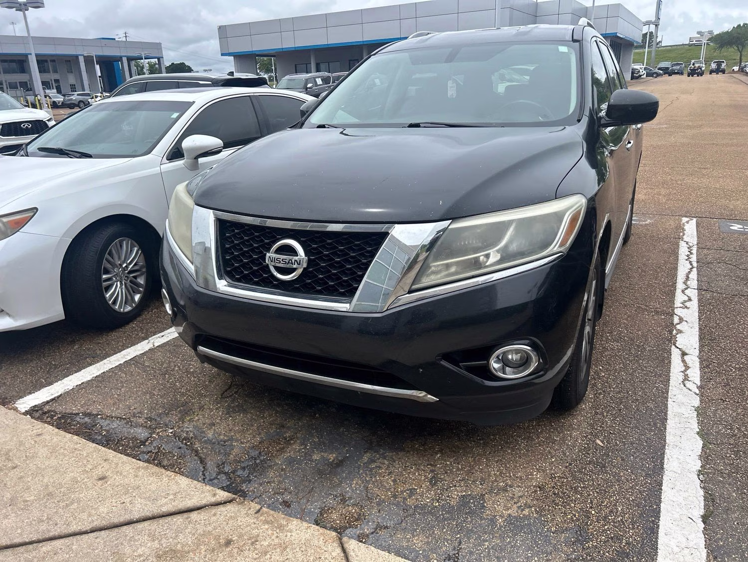 2015 Magnetic Black Nissan Pathfinder SL FWD SUV