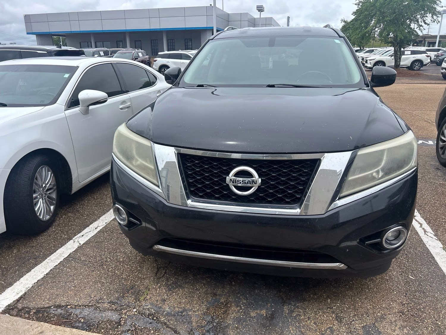 2015 Magnetic Black Nissan Pathfinder SL FWD SUV