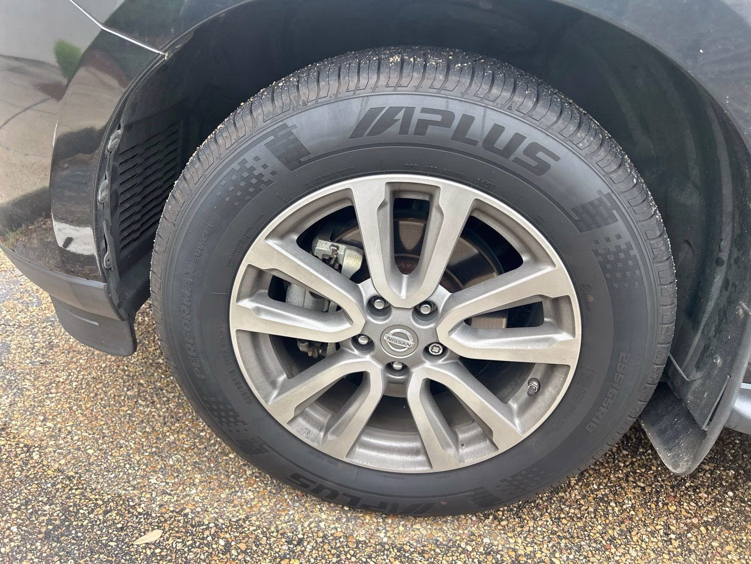 2015 Magnetic Black Nissan Pathfinder SL FWD SUV