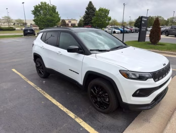 2024 Bright White Clearcoat Jeep Compass Latitude 4X4 SUV