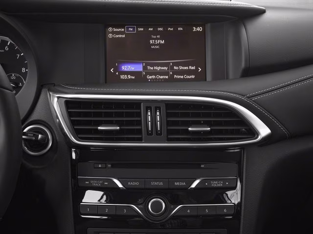 2018 Blade Silver INFINITI QX30 LUXE FWD SUV