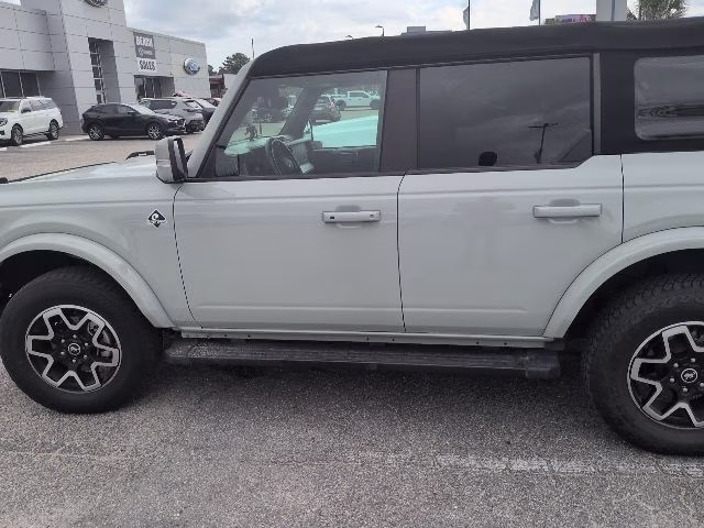 2023 Cactus Gray Ford Bronco Outer Banks 4X4 SUV