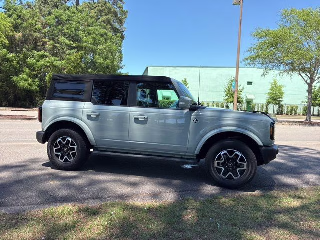 2023 Cactus Gray Ford Bronco Outer Banks 4X4 SUV