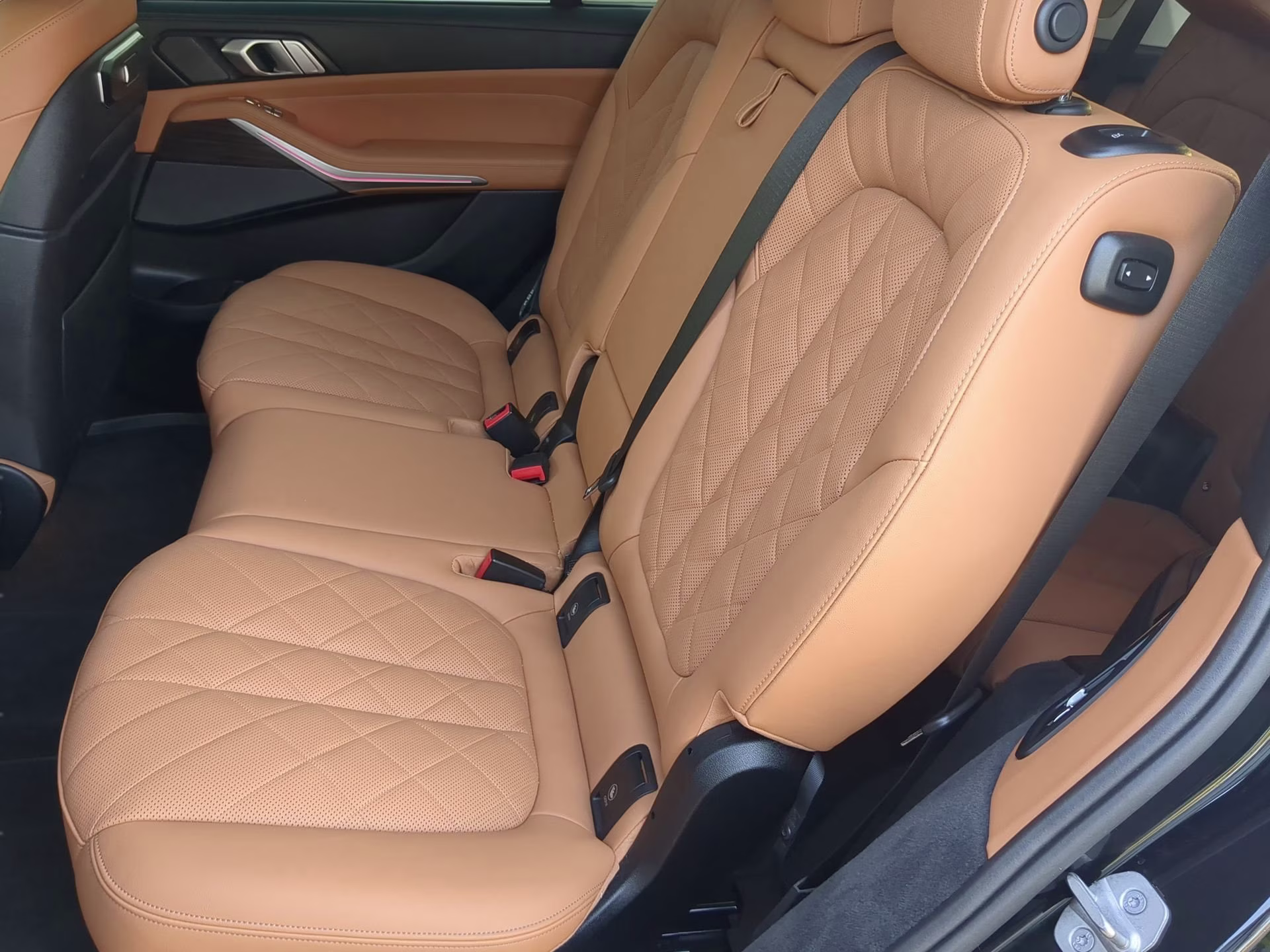 2025 Black Sapphire Metallic BMW X7 xDrive40i AWD SUV