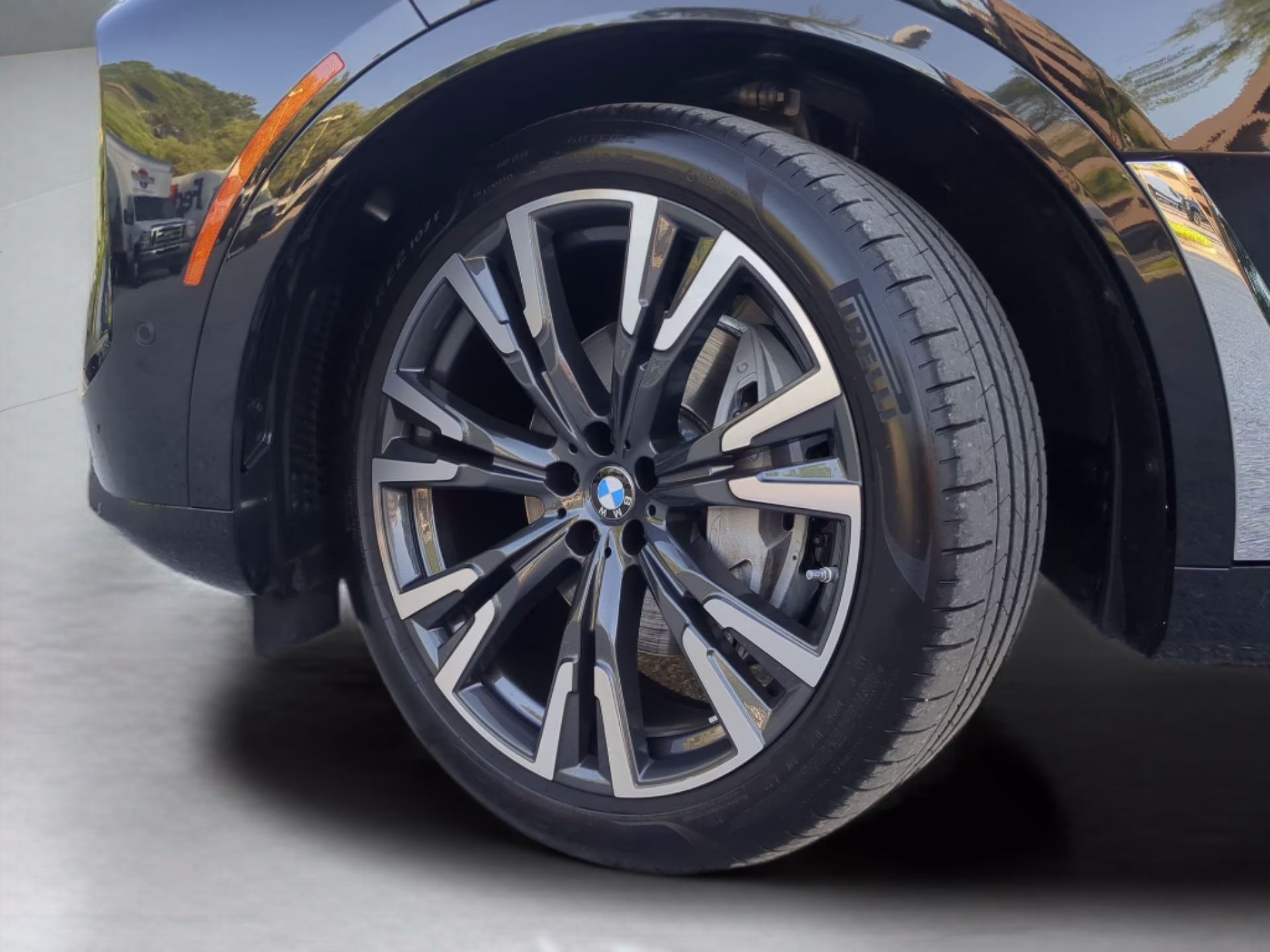 2025 Black Sapphire Metallic BMW X7 xDrive40i AWD SUV