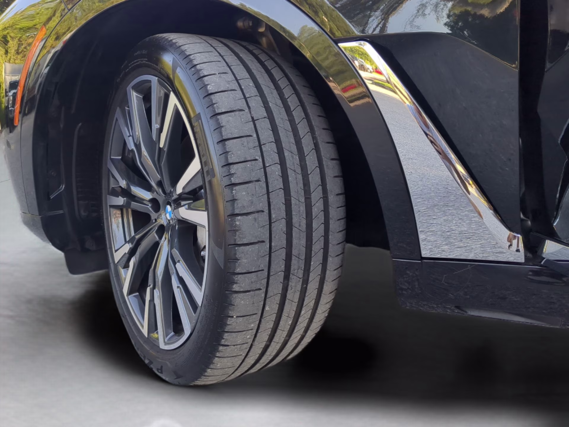 2025 Black Sapphire Metallic BMW X7 xDrive40i AWD SUV
