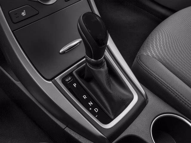 2016 Titanium Gray Metallic Hyundai Elantra SE FWD Sedan