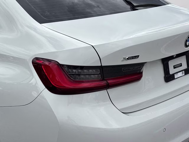 2020 Alpine White BMW 3 Series 330i xDrive AWD Sedan