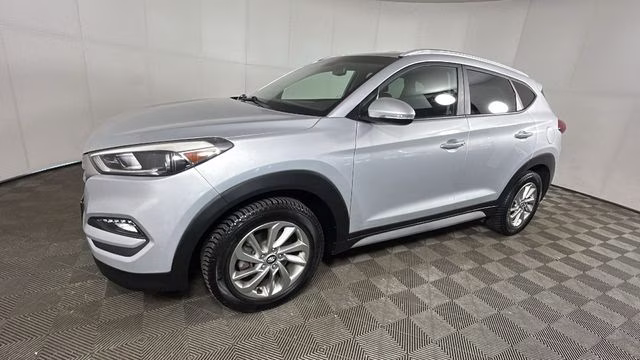 2017 Molten Silver Hyundai Tucson SE Plus AWD SUV
