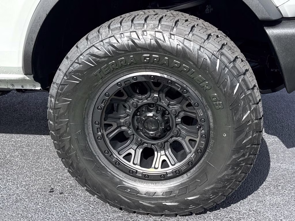 2026 Avalanche Gray Ford Bronco Base 4X4 SUV