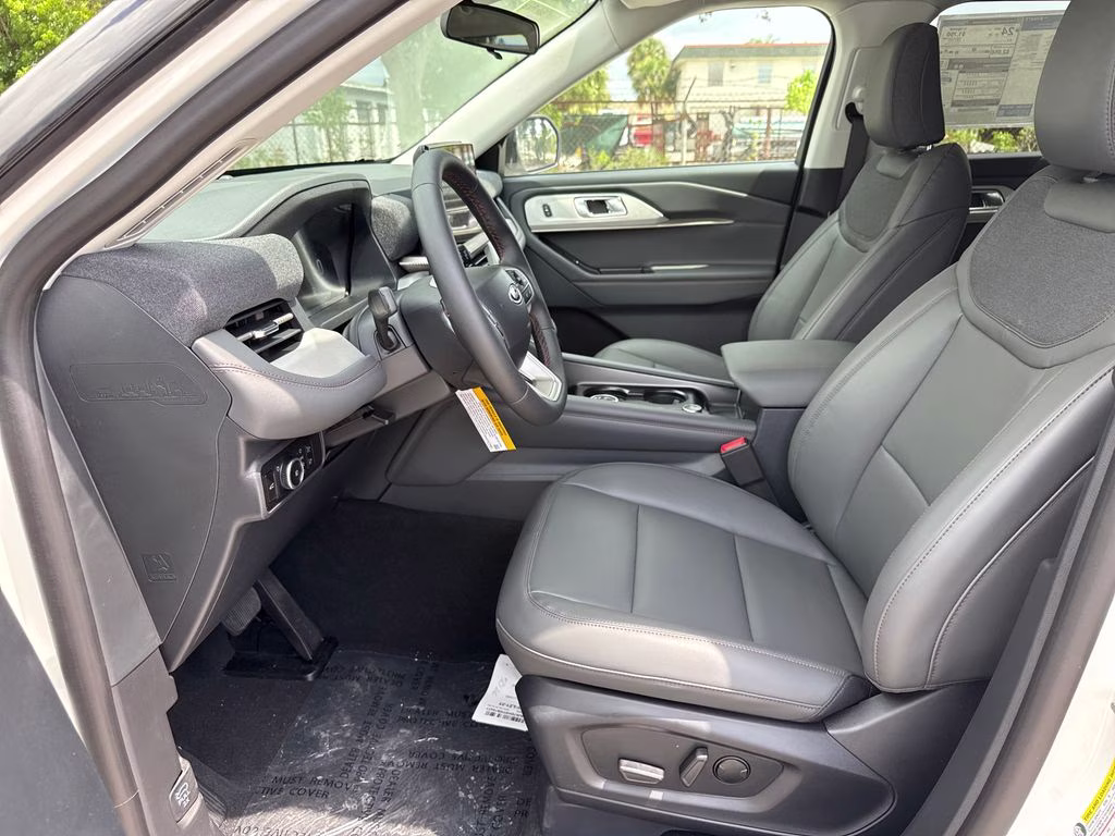 2026 Star White Metallic TC Ford Explorer Active RWD SUV