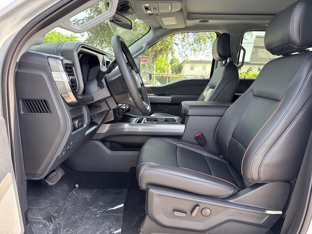 2026 Avalanche Ford Super Duty F-250 SRW Lariat 4X4 Truck