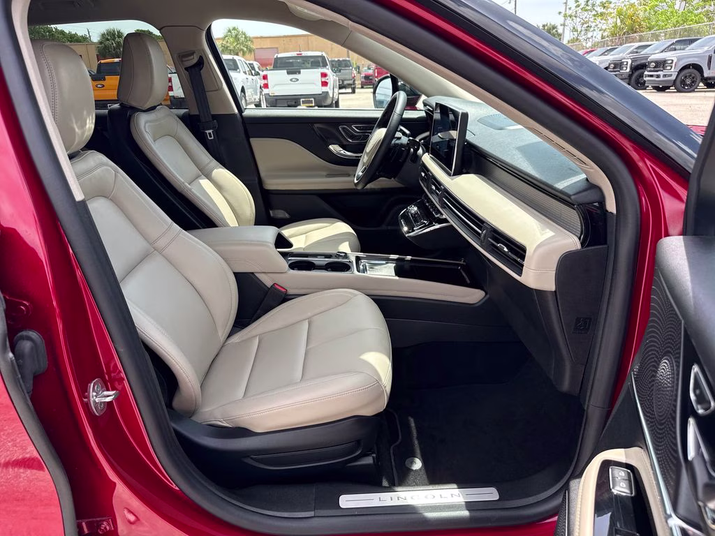 2025 Red Carpet Metallic Tinted Clearcoat Lincoln Corsair Premiere FWD SUV