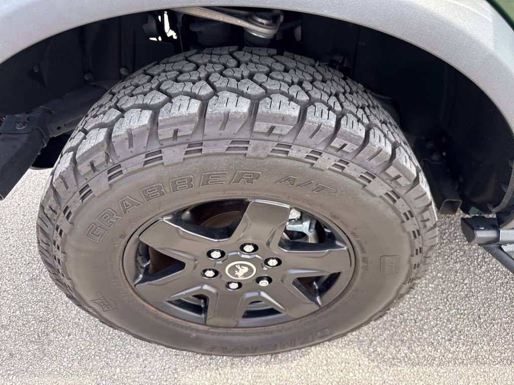 2024 Eruption Green Metallic Ford Bronco Black Diamond 4X4 SUV