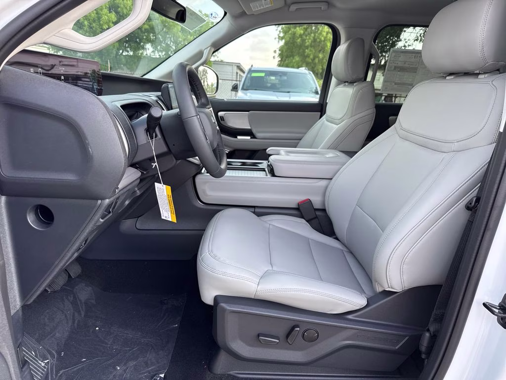 2026 Oxford White Ford Expedition Max Active RWD SUV