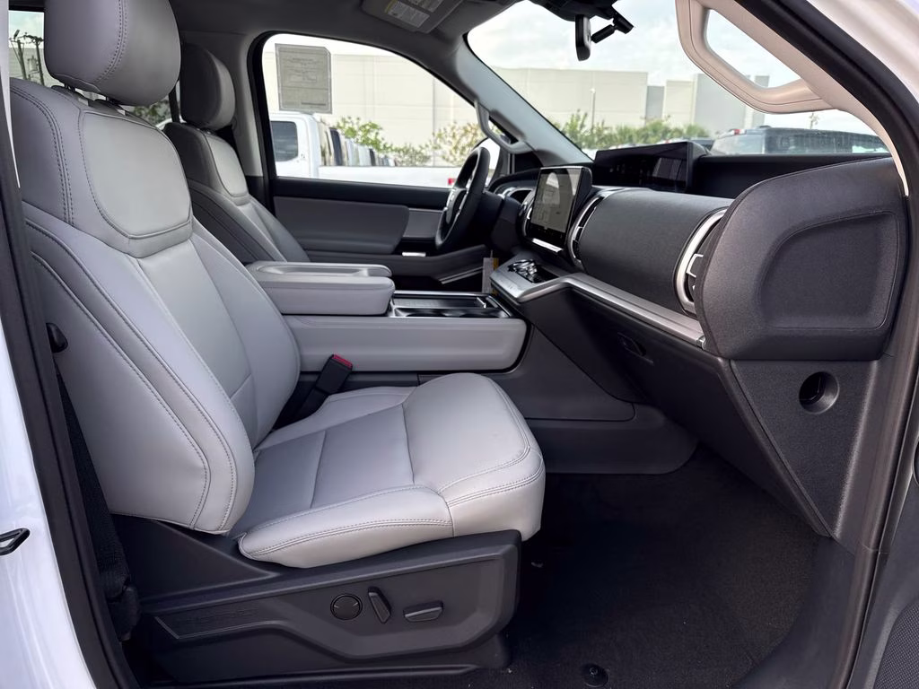 2026 Oxford White Ford Expedition Max Active RWD SUV