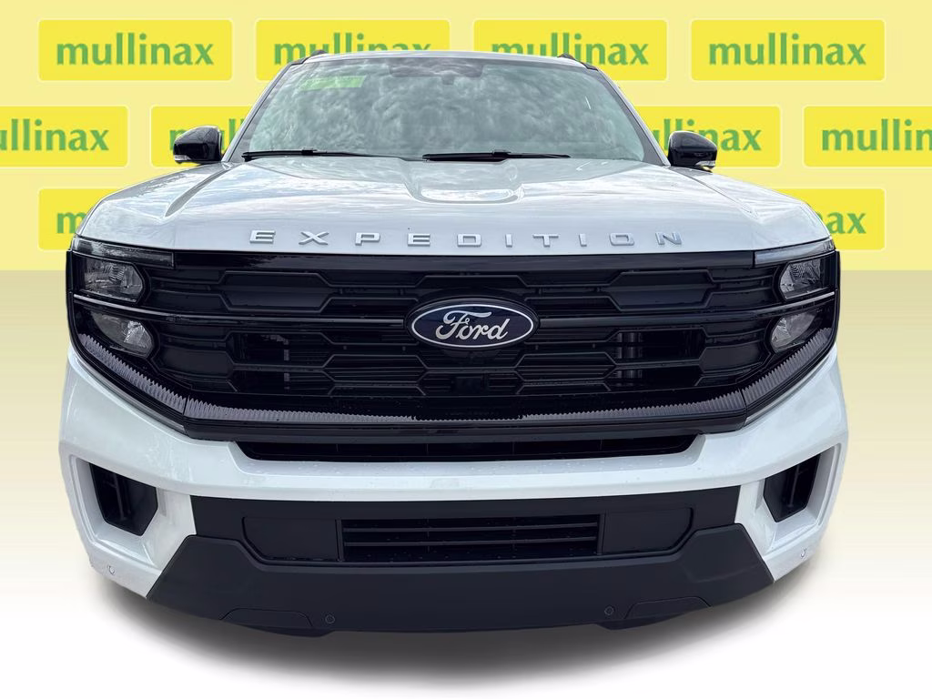 2026 Star White Metallic Tri-Coat Ford Expedition Max Active RWD SUV