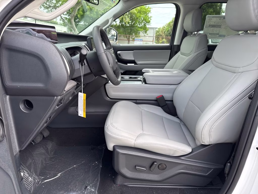 2026 Star White Metallic Tri-Coat Ford Expedition Max Active RWD SUV