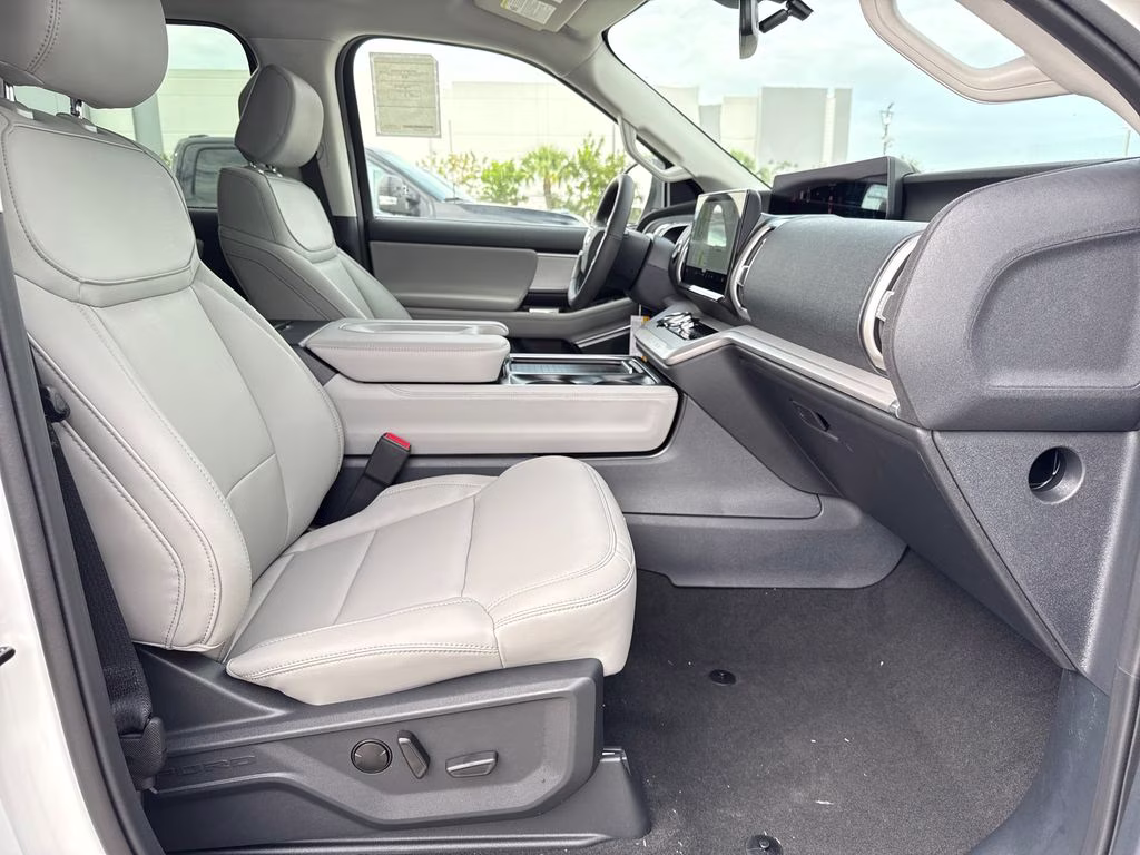 2026 Star White Metallic Tri-Coat Ford Expedition Max Active RWD SUV