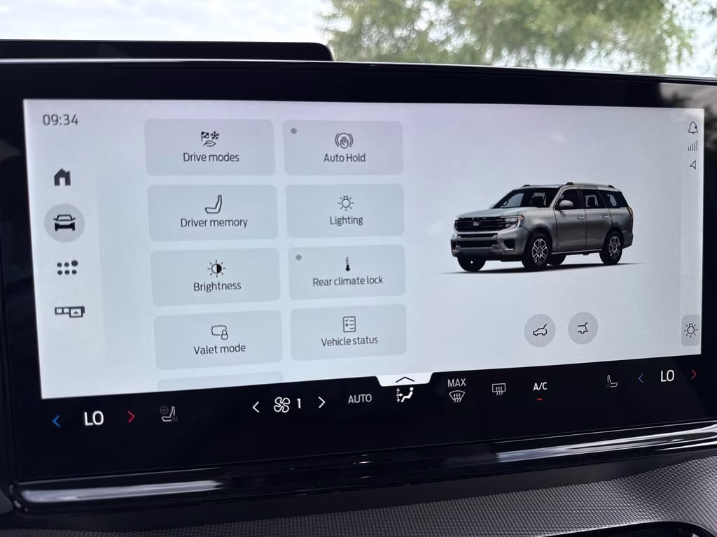 2026 Star White Metallic Tri-Coat Ford Expedition Max Active RWD SUV