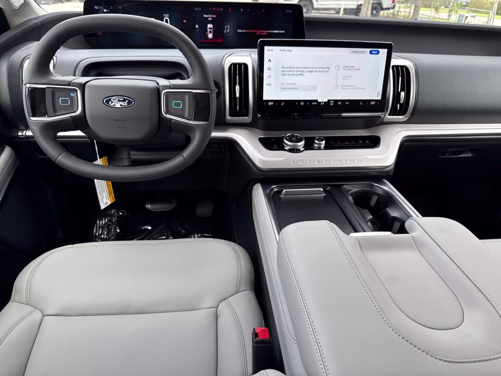 2026 Star White Metallic Tri-Coat Ford Expedition Max Active RWD SUV