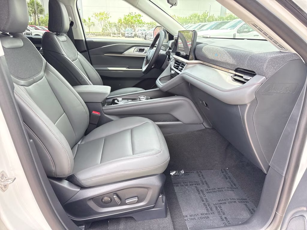 2026 Star White Metallic TC Ford Explorer Active RWD SUV