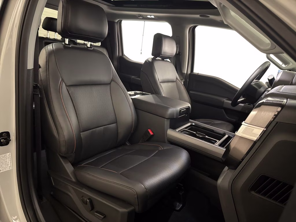 2026 Avalanche Ford Super Duty F-250 SRW Lariat 4X4 Truck