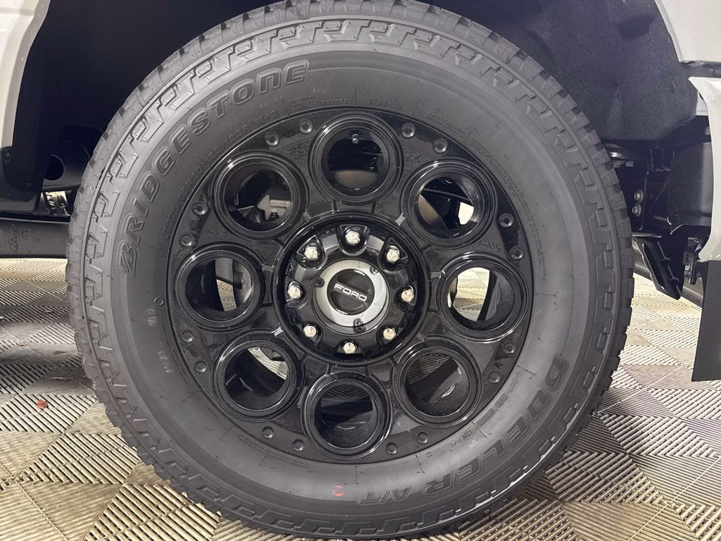 2026 Avalanche Ford Super Duty F-250 SRW Lariat 4X4 Truck
