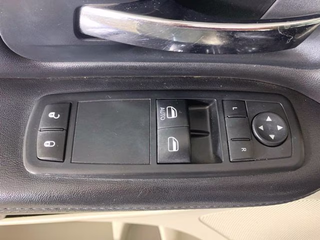 2013 Cashmere Pearlcoat Dodge Grand Caravan SE FWD Van