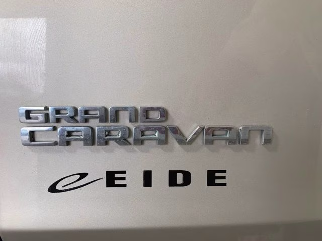 2013 Cashmere Pearlcoat Dodge Grand Caravan SE FWD Van