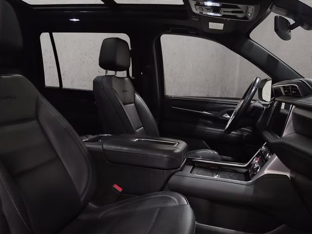 2022 White Frost Tricoat GMC Yukon XL Denali 4X4 SUV