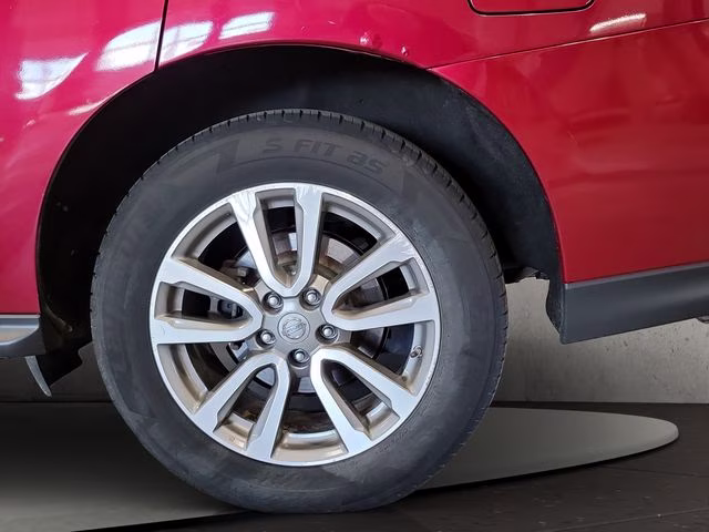 2014 Cayenne Red Pearl Nissan Pathfinder SV 4X4 SUV