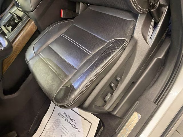 2020 White Frost Tricoat GMC Yukon Denali 4X4 SUV