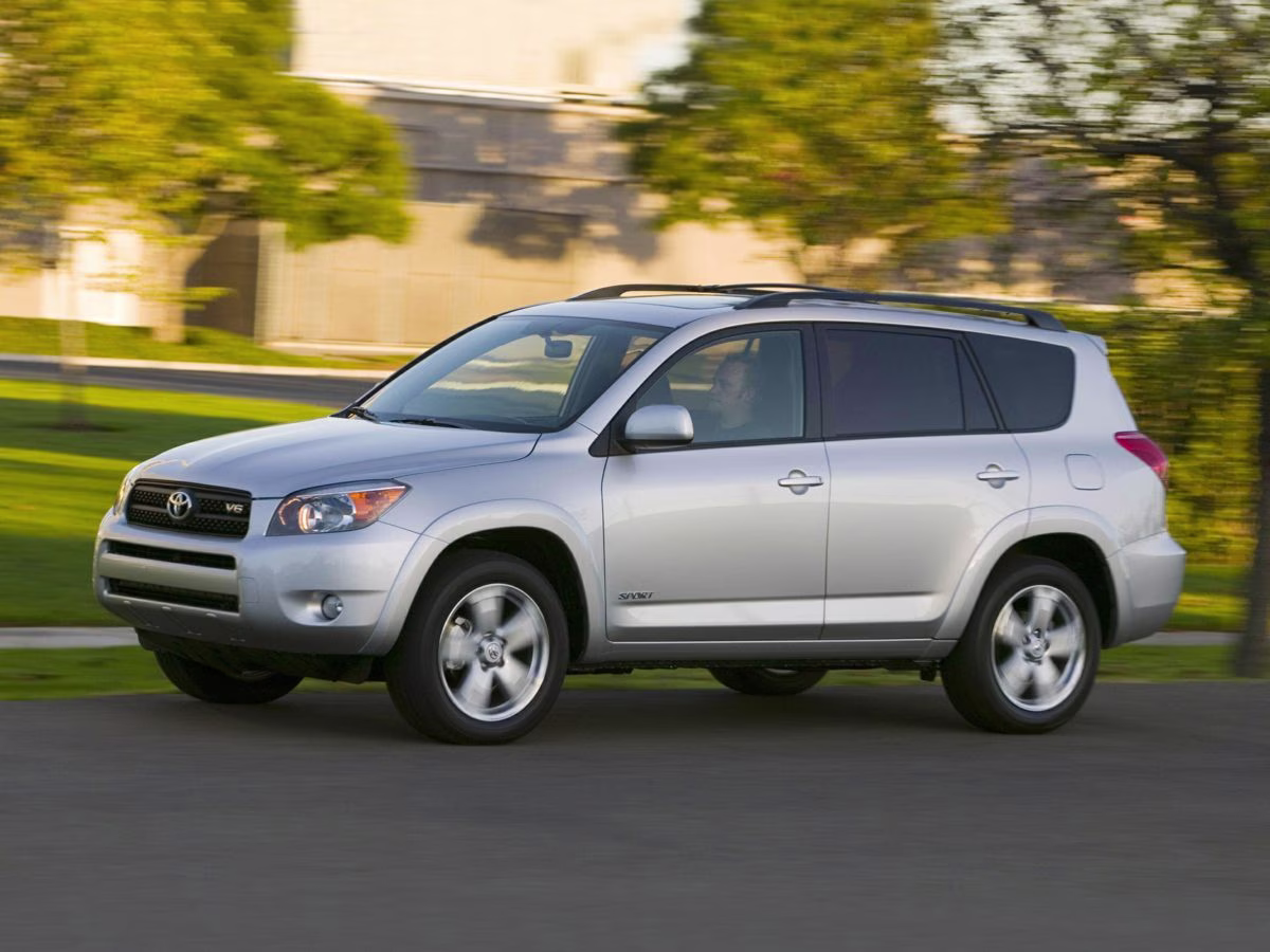2010 White Toyota RAV4 Base FWD SUV