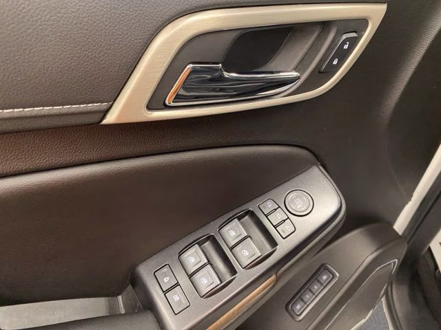 2020 White Frost Tricoat GMC Yukon Denali 4X4 SUV