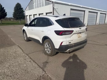 2024 Oxford White Ford Escape Active AWD SUV