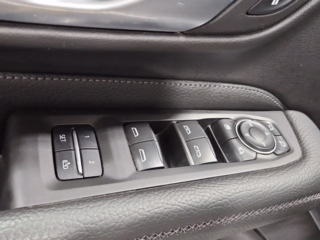 2022 White Frost Tricoat GMC Yukon XL Denali 4X4 SUV