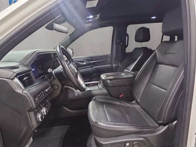 2022 White Frost Tricoat GMC Yukon XL Denali 4X4 SUV