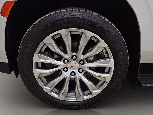 2022 White Frost Tricoat GMC Yukon XL Denali 4X4 SUV