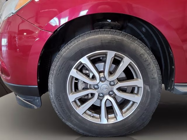 2014 Cayenne Red Pearl Nissan Pathfinder SV 4X4 SUV