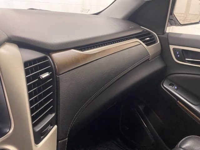 2020 White Frost Tricoat GMC Yukon Denali 4X4 SUV