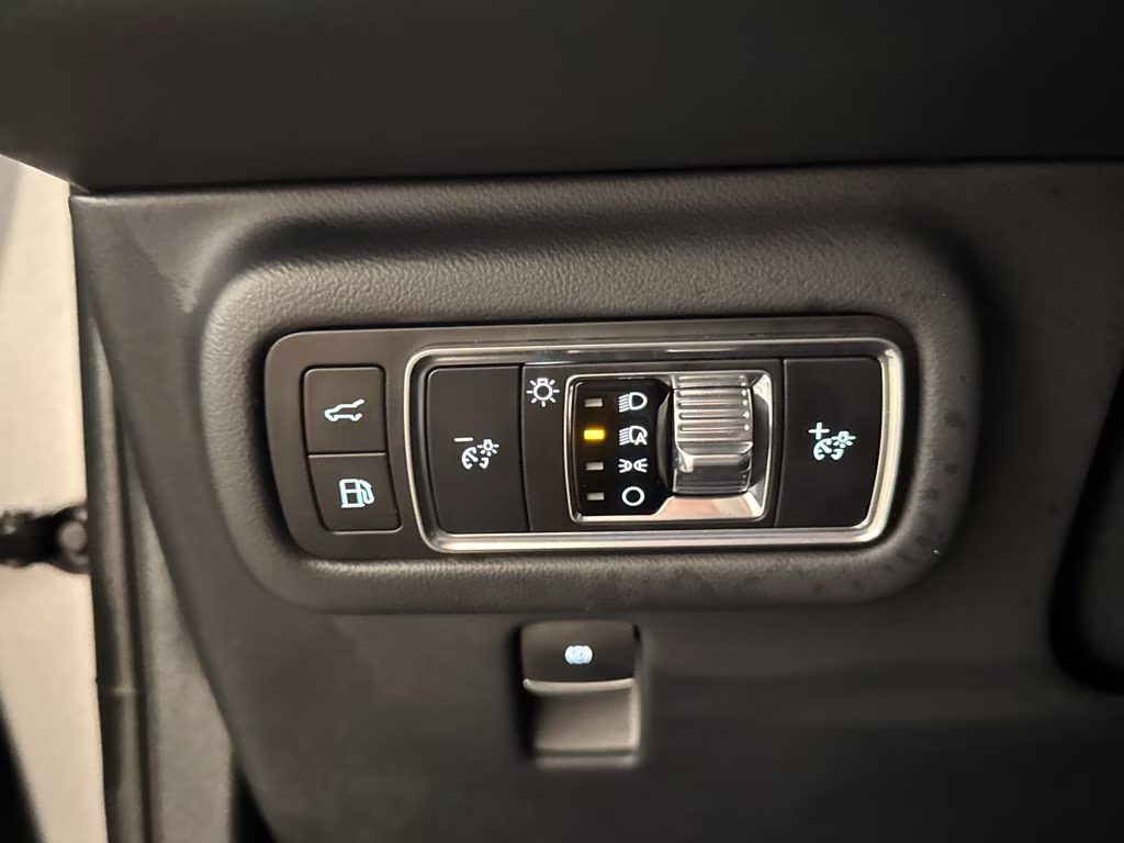 2024 Silver Radiance Metallic Clearcoat Lincoln Nautilus Premiere AWD SUV